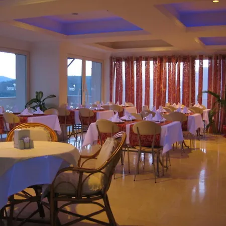 2 Bed, 2 Bath On Private Site Within 300m Of The Apartmán Bogazici